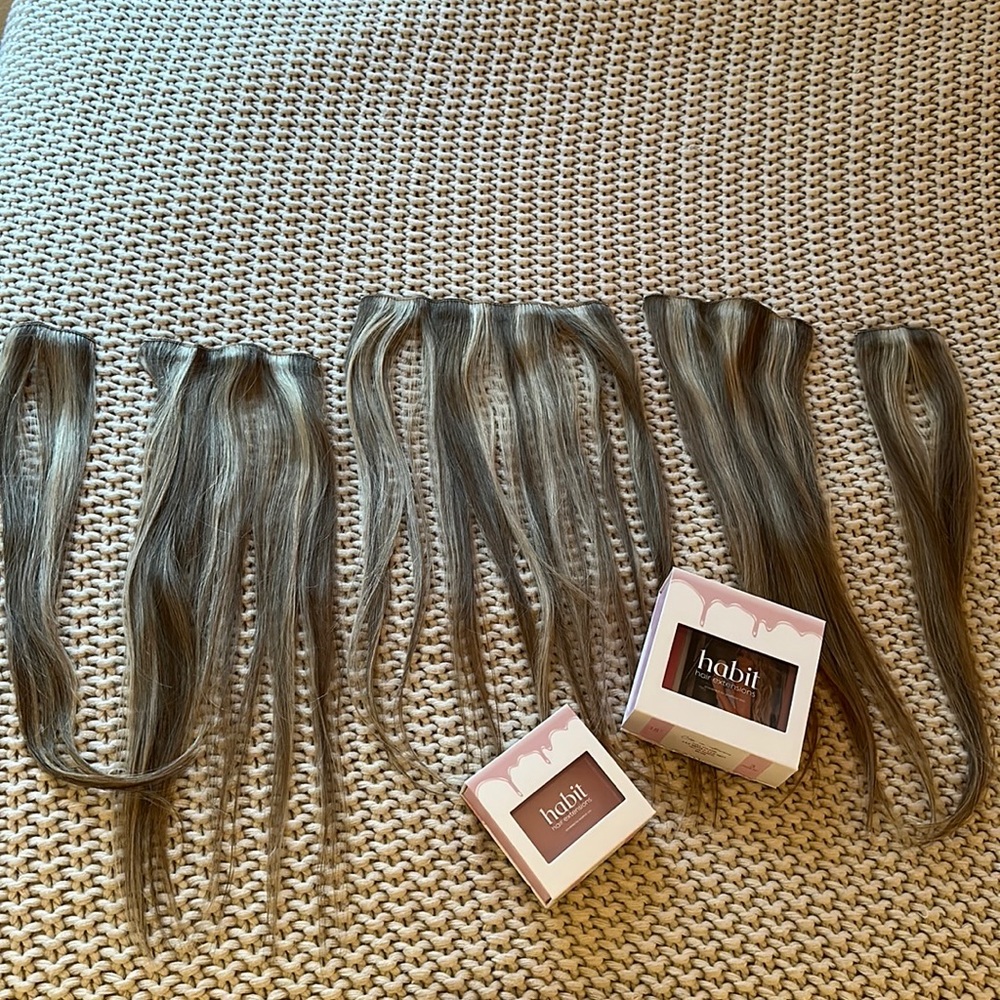 Never worn box just opened!! HABIT HAIR CLIP IN PARTIAL LENGTH SET 18 inch